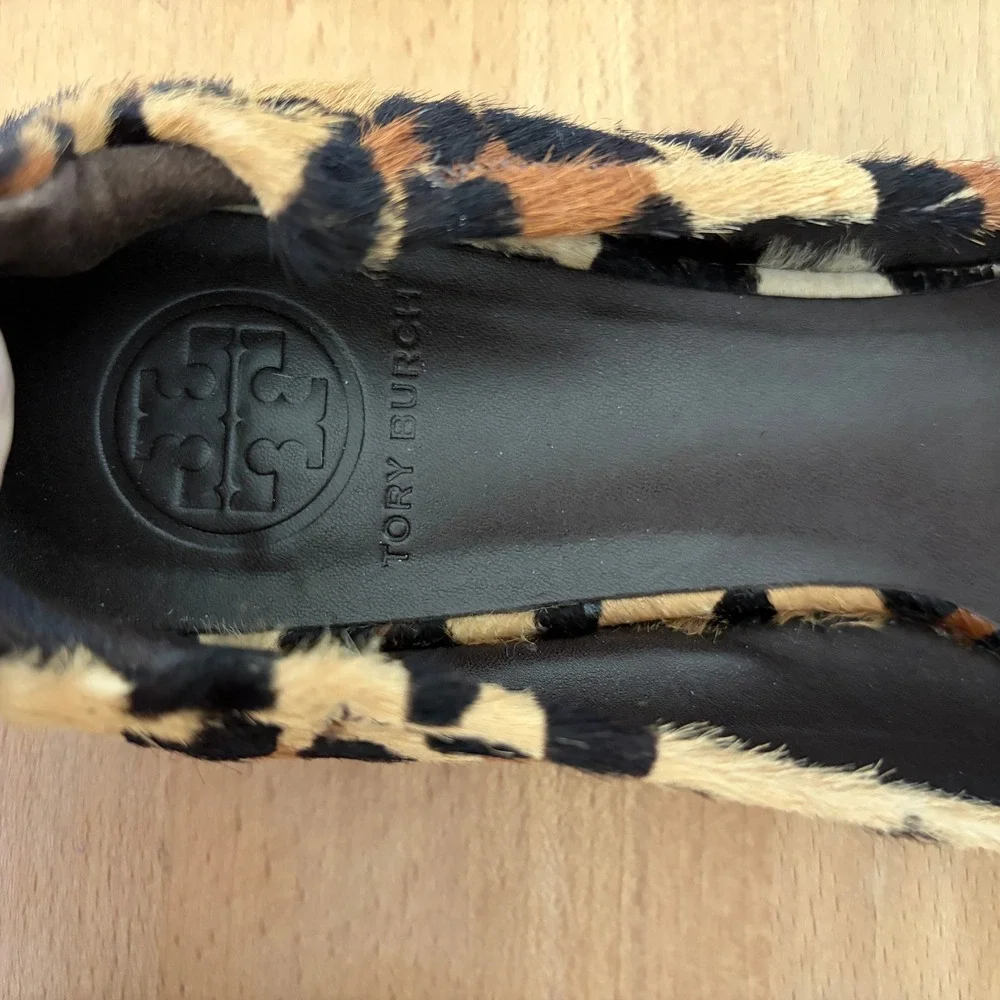 Tory Burch Reva Leopard Print Calf Hair Ballet Flats Gold Logo Brown Tan 8.5